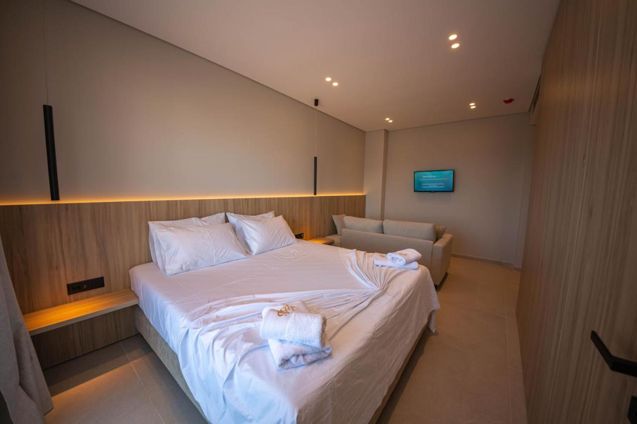 Hotel Portanova Sarandë Esterno foto