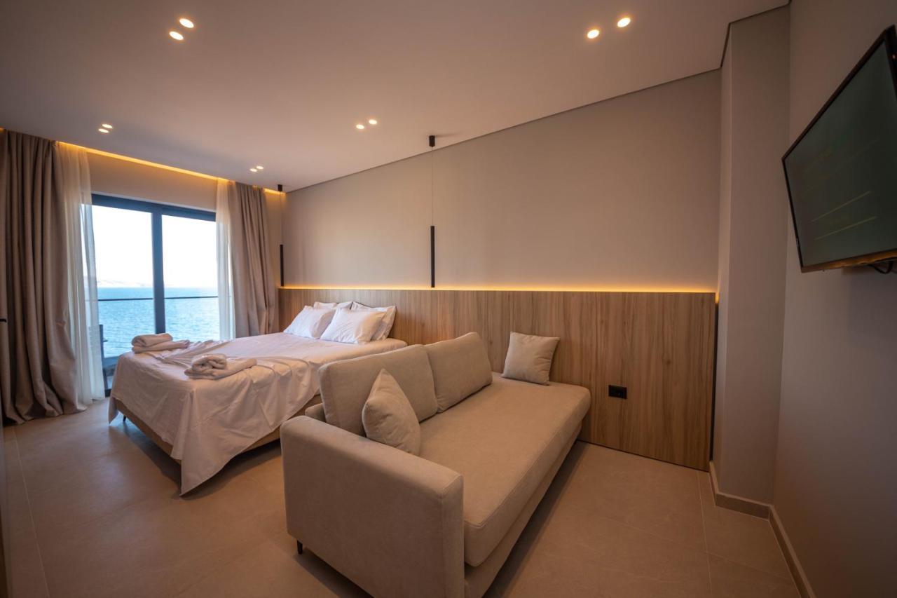 Hotel Portanova Sarandë Esterno foto