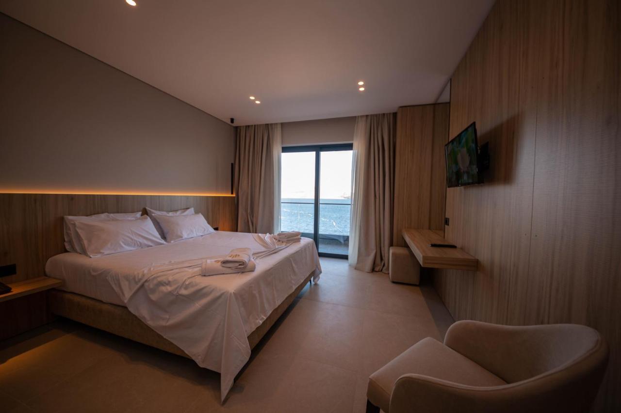 Hotel Portanova Sarandë Esterno foto