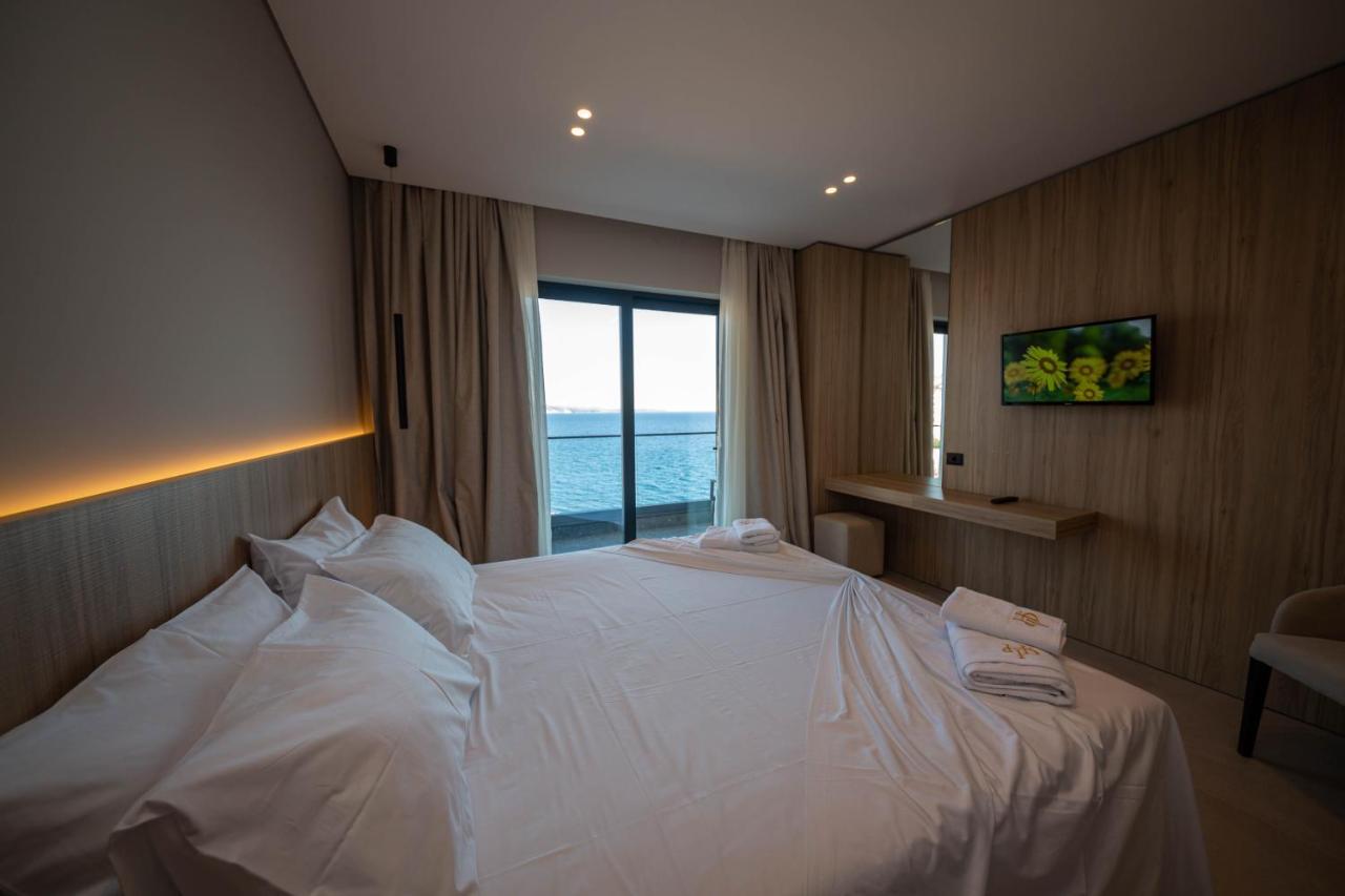 Hotel Portanova Sarandë Esterno foto