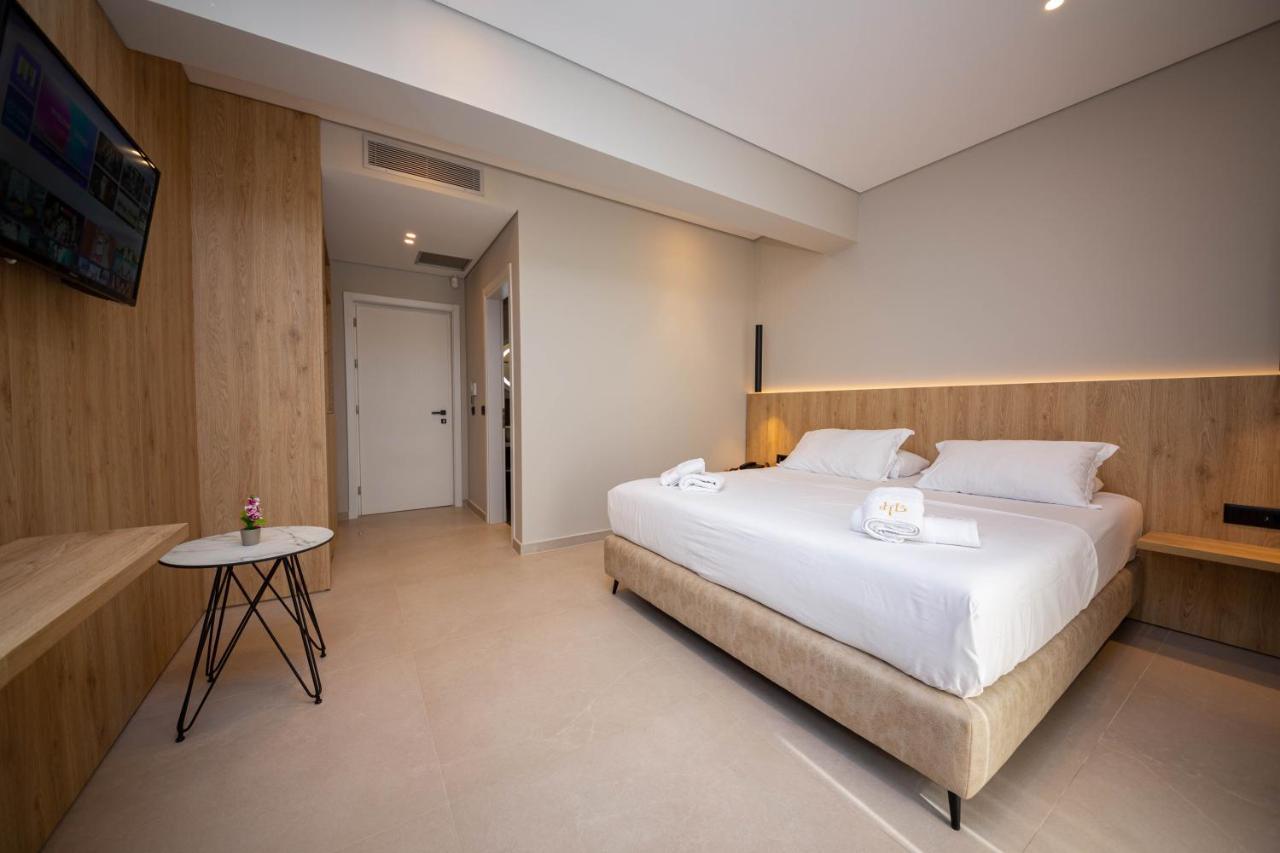 Hotel Portanova Sarandë Esterno foto