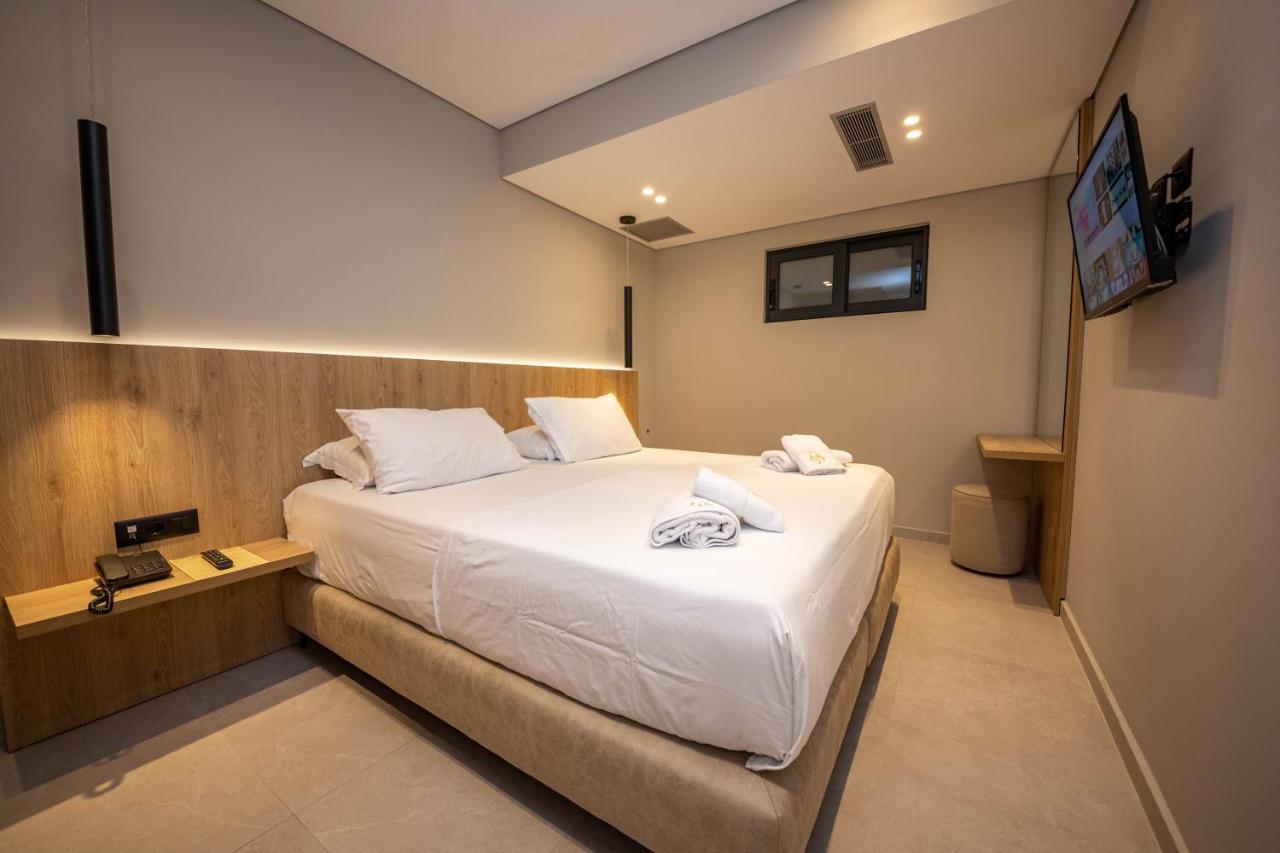 Hotel Portanova Sarandë Esterno foto