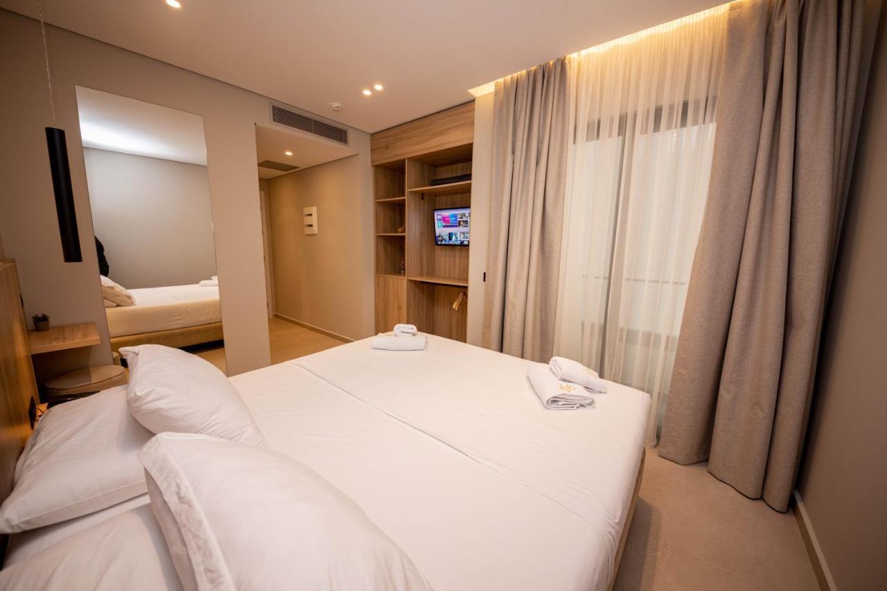 Hotel Portanova Sarandë Esterno foto