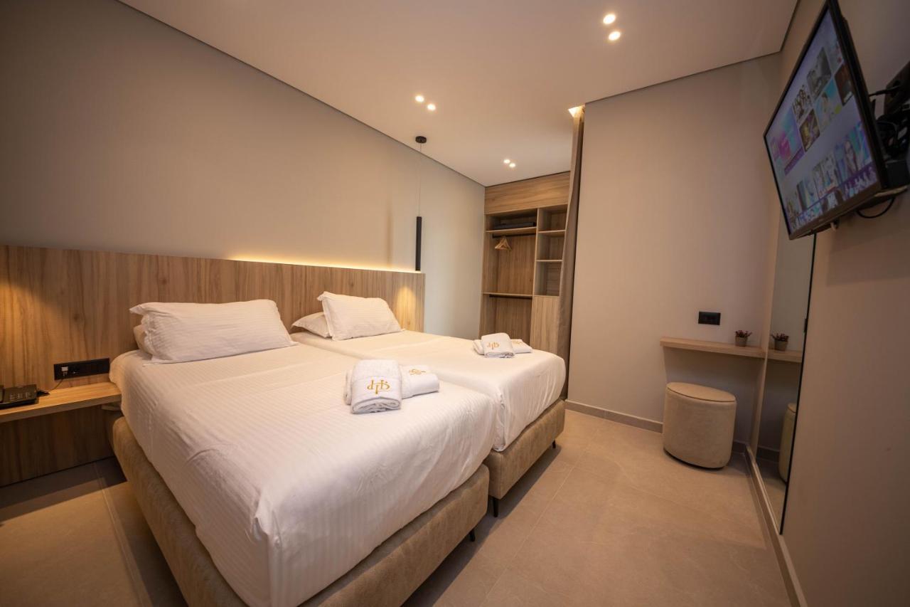 Hotel Portanova Sarandë Esterno foto