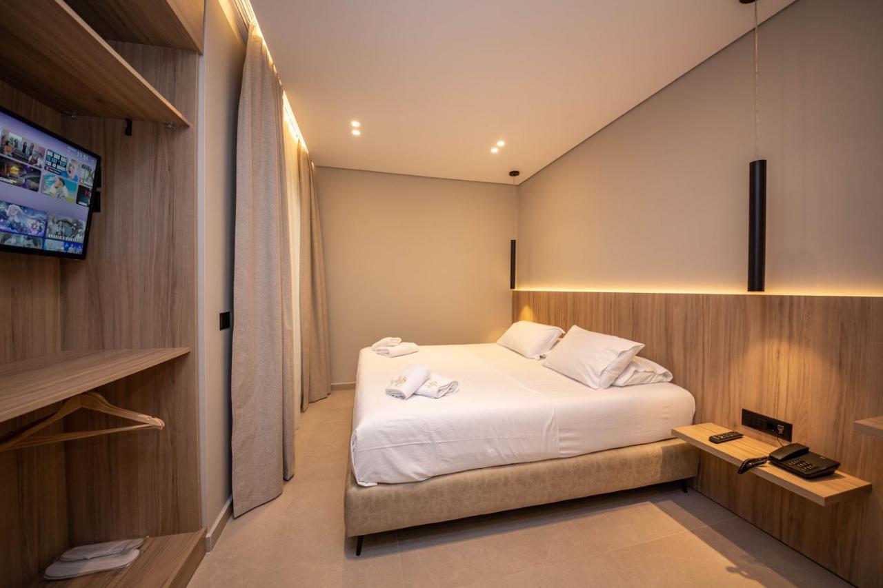 Hotel Portanova Sarandë Esterno foto